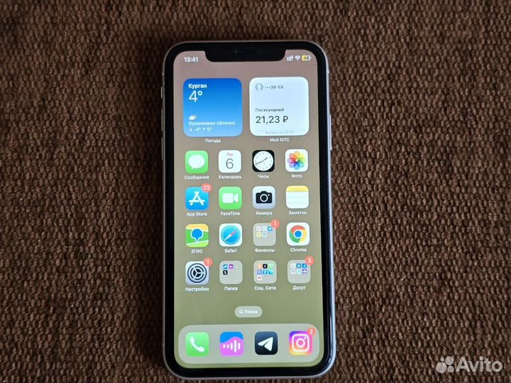 iPhone 11, 64 ГБ