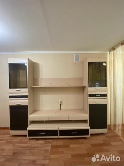 Стенка в гостиную