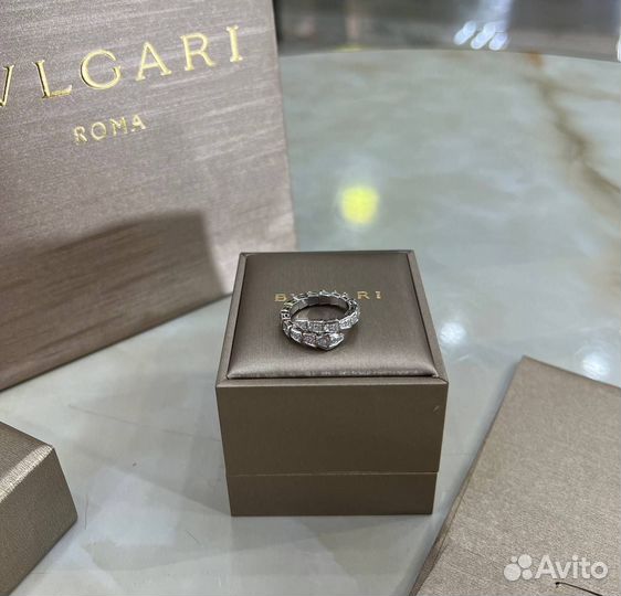 Кольцо Bvlgari Serpenti