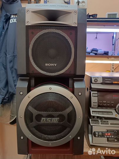 Акустические колонки Sony и Panasonic