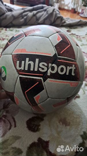 Футбольный мяч uhlsport