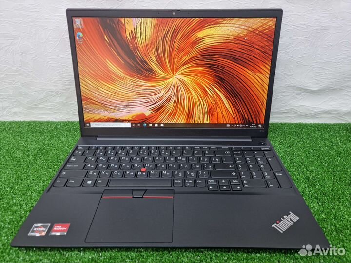 Lenovo Thinkpad E15 FullHD Ryzen 5 5500u/8gb/512gb