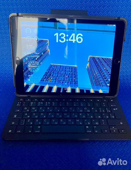 iPad 9 2021 256gb диагональю 10.2 + logitech