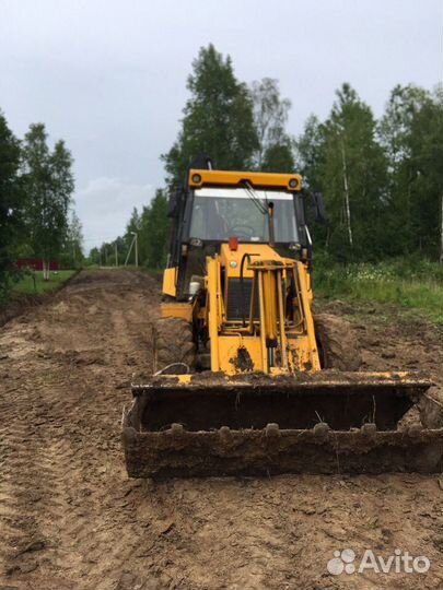 Экскаватор-погрузчик