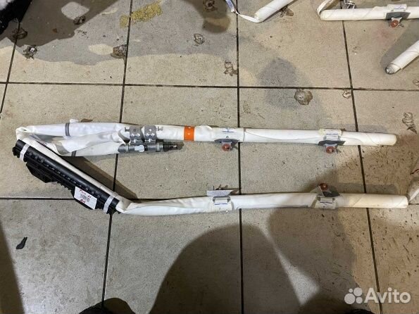 Шторка безопасности правая Hyundai Tucson 4