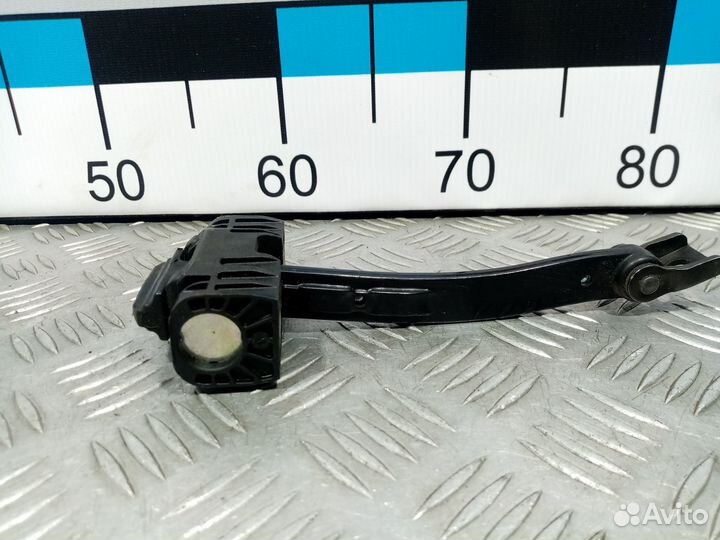 Б/У Ограничитель двери передний Audi#005