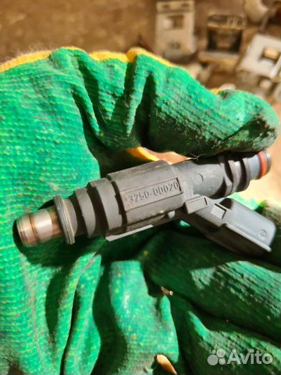 Форсунка топливная Toyota Corolla E120 1.4 2003