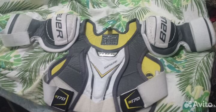 Нагрудник хоккейный bauer