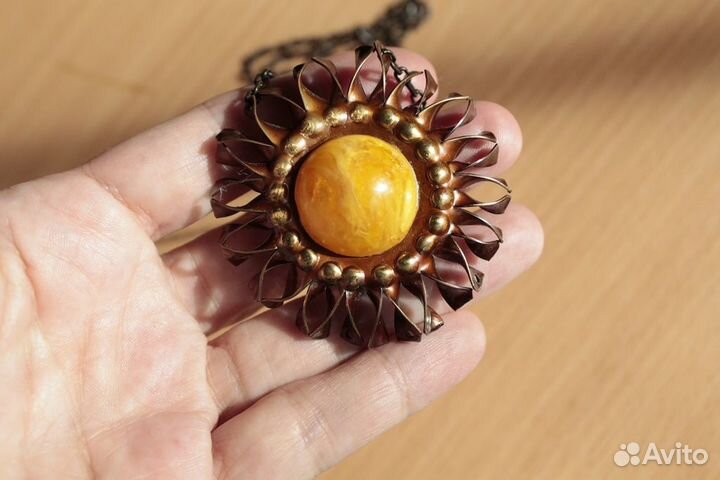 Кулон с природным янтарем (СССР)