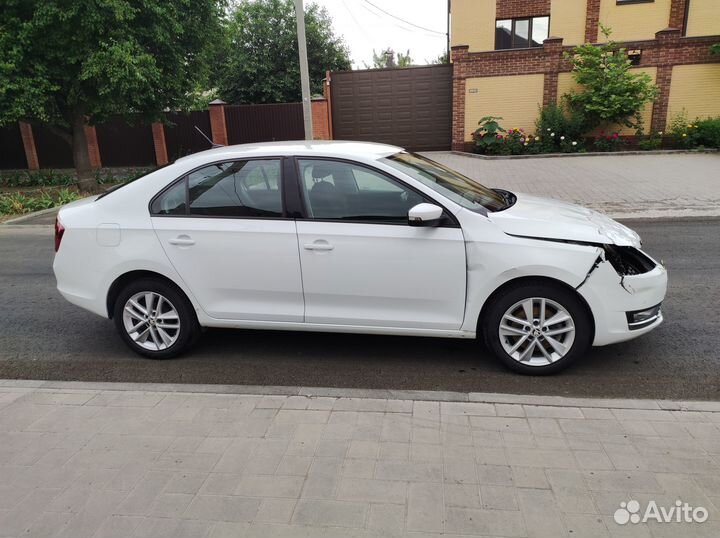 Skoda Rapid 1.6 AT, 2020, битый, 129 700 км