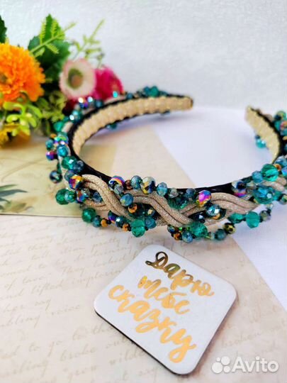 Ободок ручной работы из бусин Изумрудно зеленый
