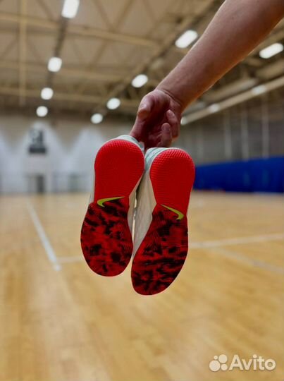 Футзалки Nike Tiempo Legend 8 WhiteRed Sole