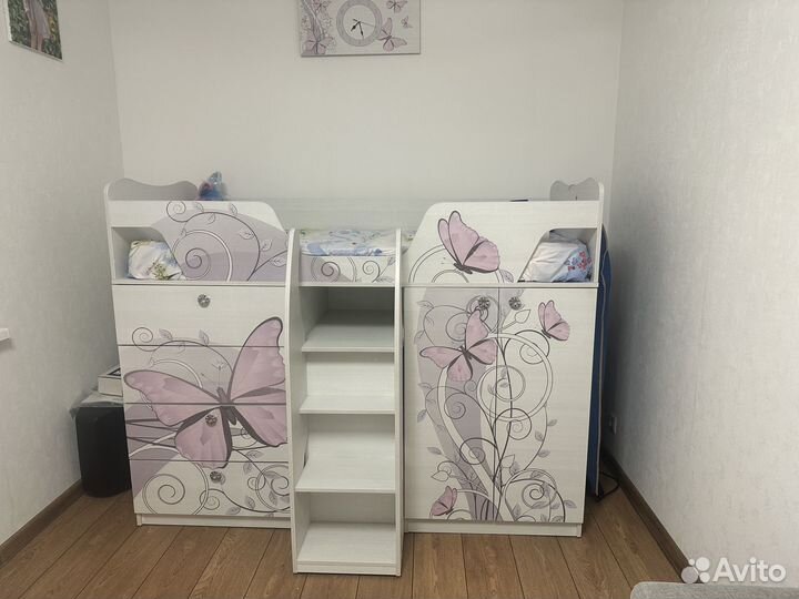 Кровать детская /стол+ ортопедический матрас
