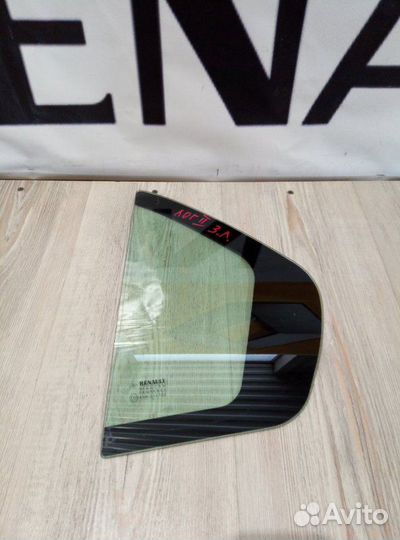 Форточка стекло двери Renault logan 2 Лев