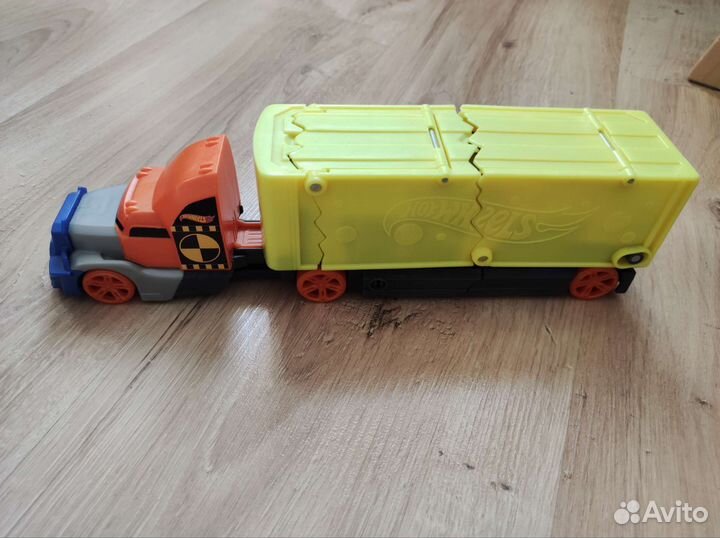 Hot wheels машинка