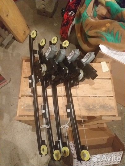 Стеклоподьемник правый Пежо Боксер/ Фиат Дукато