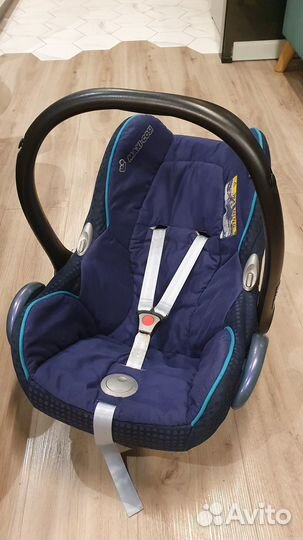 Детское автокресло 0+ Maxi-Cosi CabrioFix + База