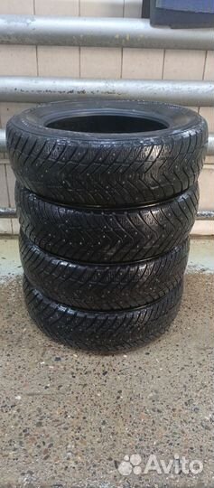 Yokohama 104ZR 215/65 R17
