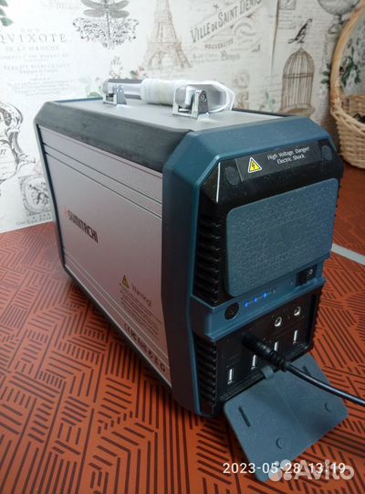 Переносной аккумулятор+солнечная панель