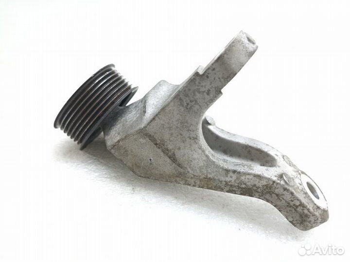 Кронштейн обводного ролика Infiniti Q50 V37 3.7