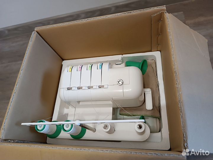 Оверлок AsrtaLux