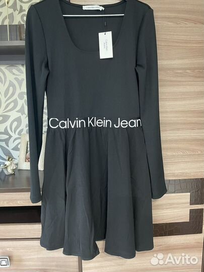 Платье calvin klein новое 46