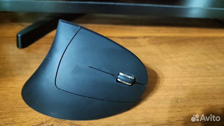 Беспроводная вертикальная мышь