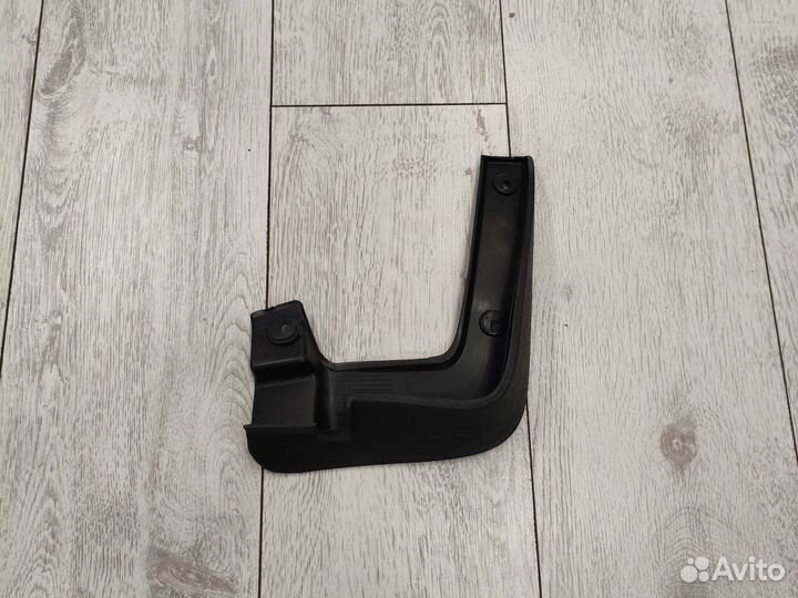 Передний правый брызговик Kia Ceed II 12-18