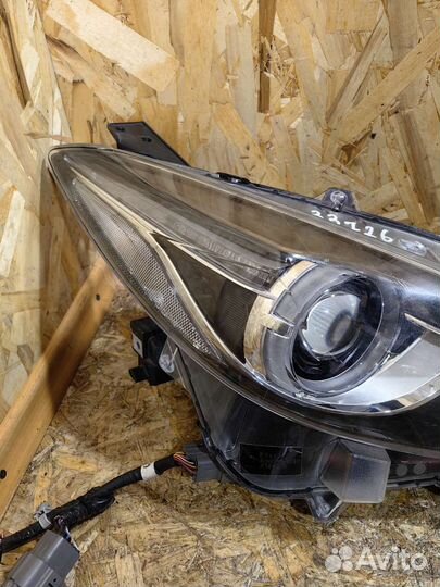 Фара Правая Ксенон Мазда 3 BM Ксенон BHN351030