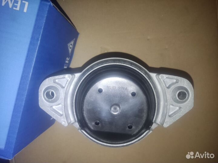 Подушка двс A2222408517 mercedes-benz