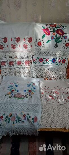 Рушники с кружевом,простыни с подзором
