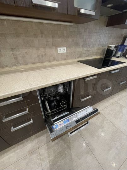 2-к. квартира, 85 м², 4/9 эт.