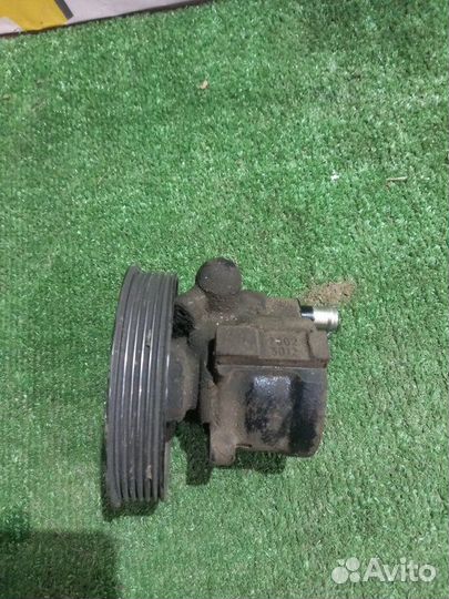 Насос гура Renault Logan SR K7M 2007