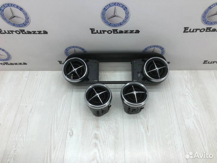 Дефлектор обдува салона Mercedes R172