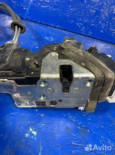 Замок двери задний правый Hyundai Equus VI G6DJ