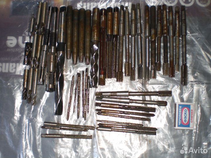 Обмен сверла развертки плашки метчики