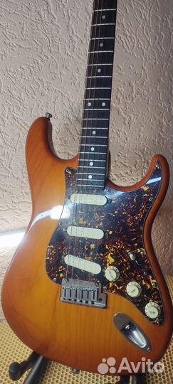 Fender STR-850 LS Stratocaster Deluxe