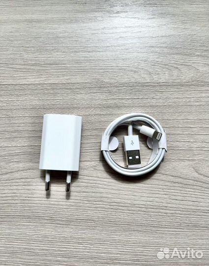 Зарядное устройство на iPhone оригинал