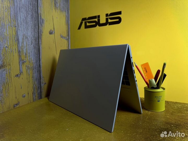 Легкий ультрабук Asus / Intel Core i5 / SSD