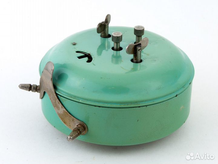 Часы Будильник СССР Янтарь механика металл