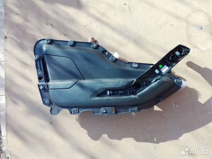 Внутренние ручки водительской двери LADA X-Ray