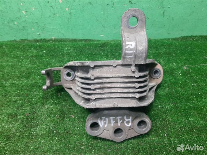 Опора (подушка) двигателя правая Opel Zafira C 20