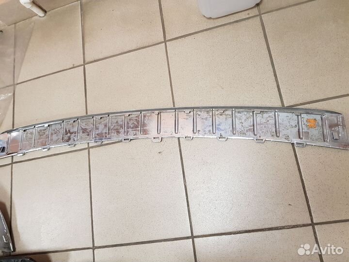 Накладка бампера задняя Volkswagen Touareg 2 2010