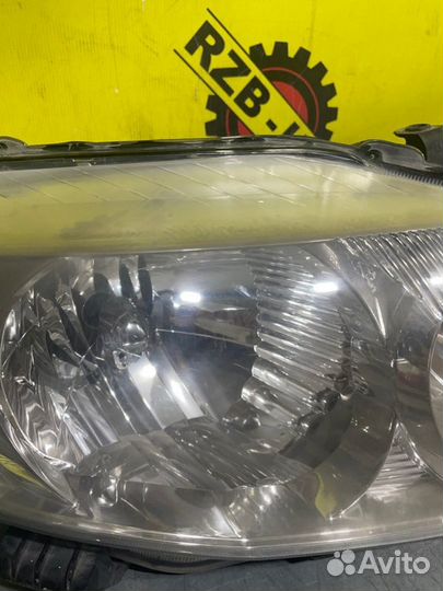Фара передняя правая Toyota Corolla E150