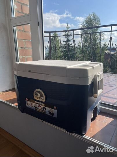 Термоконтейнер (холодильник в авто) Igloo