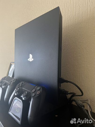 Продам sony playstation 4 pro 1tb ssd