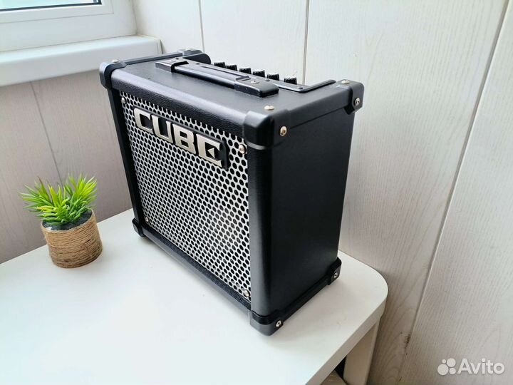 Комбоусилитель Roland Cube 10GX