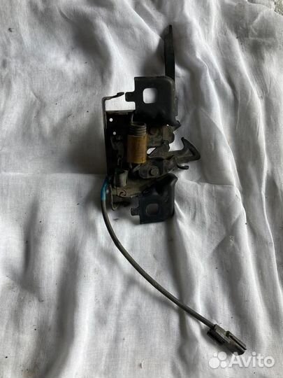 Замок капота Renault