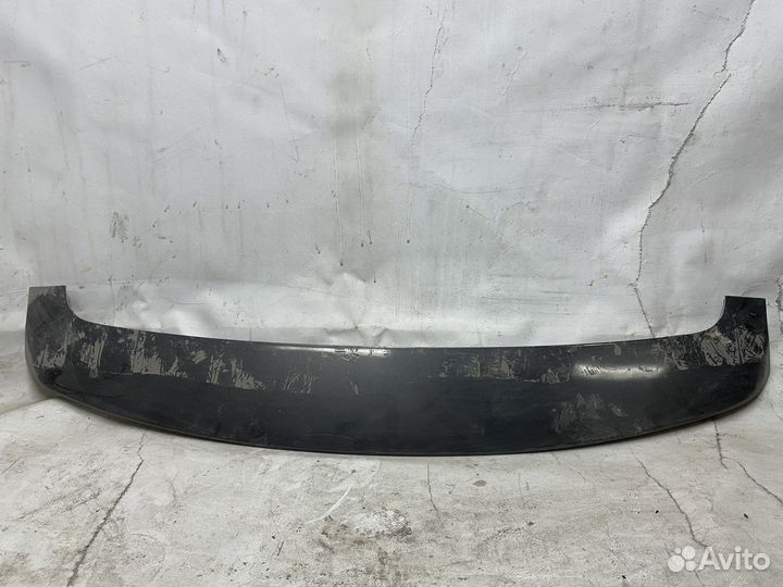 Спойлер двери багажника Toyota auris e15 хеч 06-12