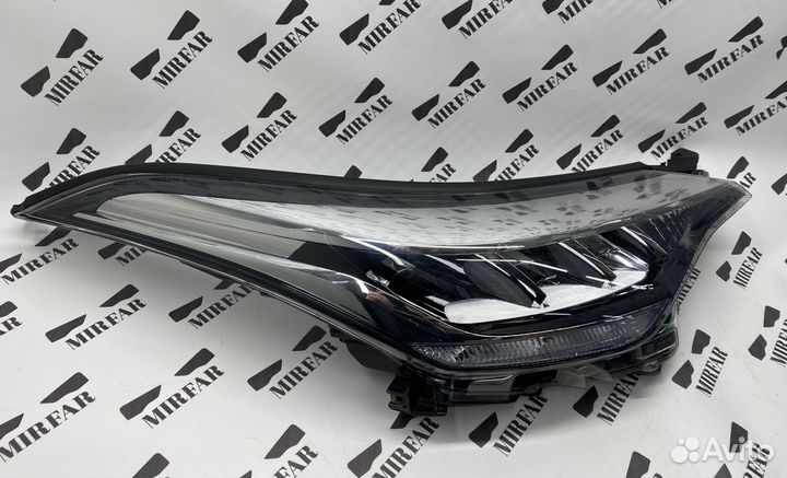 Фара правая Toyota C-HR 2019-2023 LED